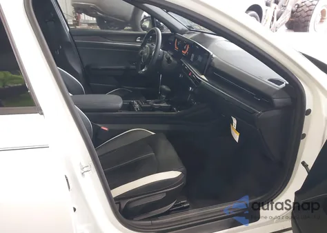 2025 Kia K5 Gt-Line z USA, uszkodzony, nr VIN KNAG64J72S5371955